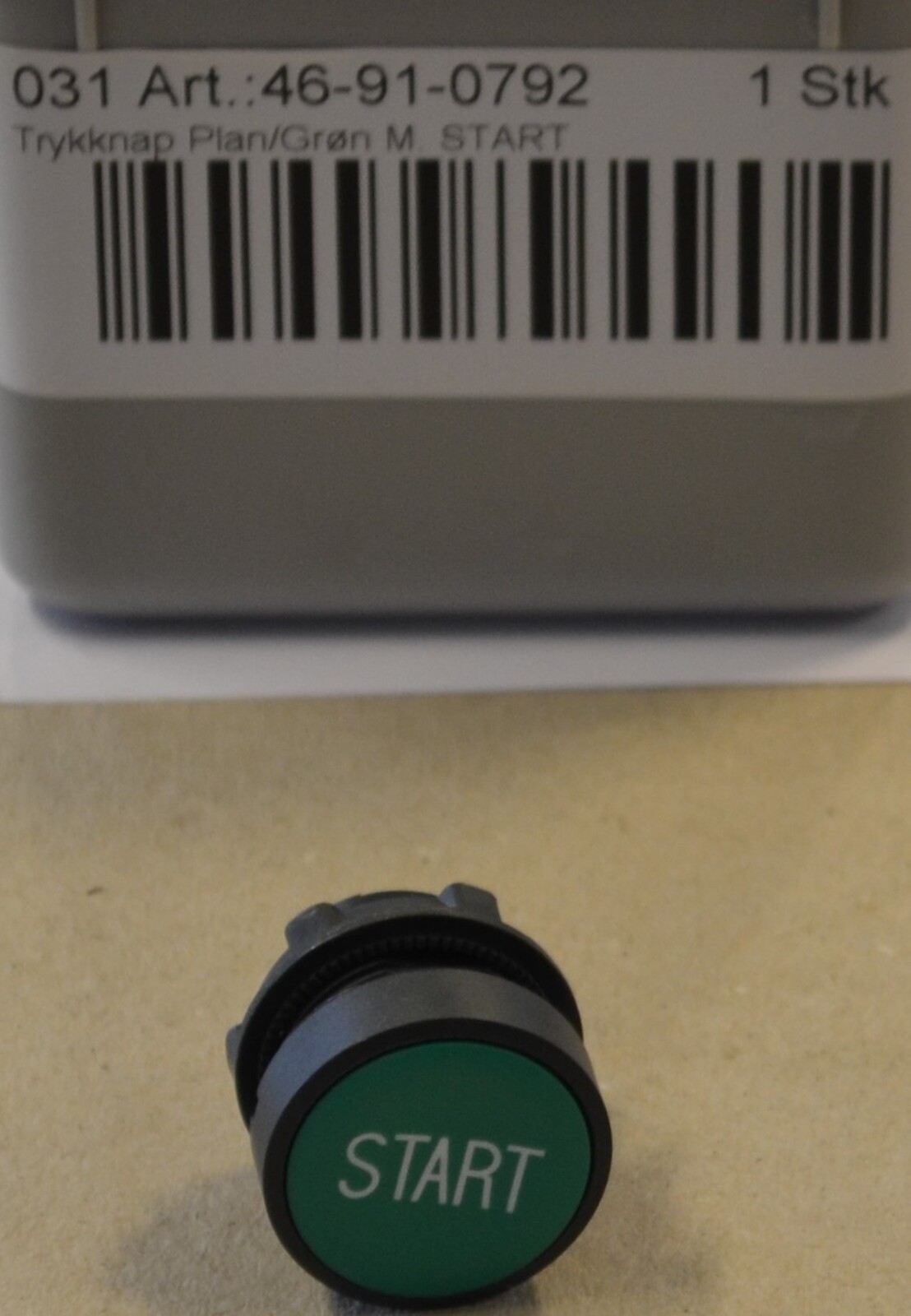 Push-button flat green with START